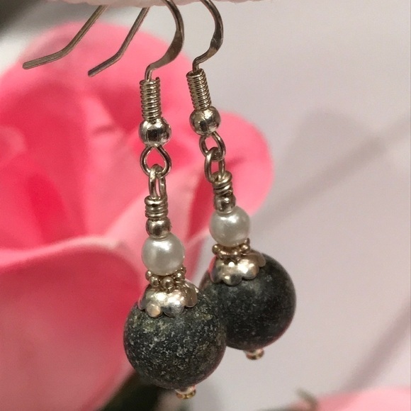 🔥ON SALE🔥3/$25🔥 💖 LA Design 💖 Handmade Earring - Picture 1 of 5